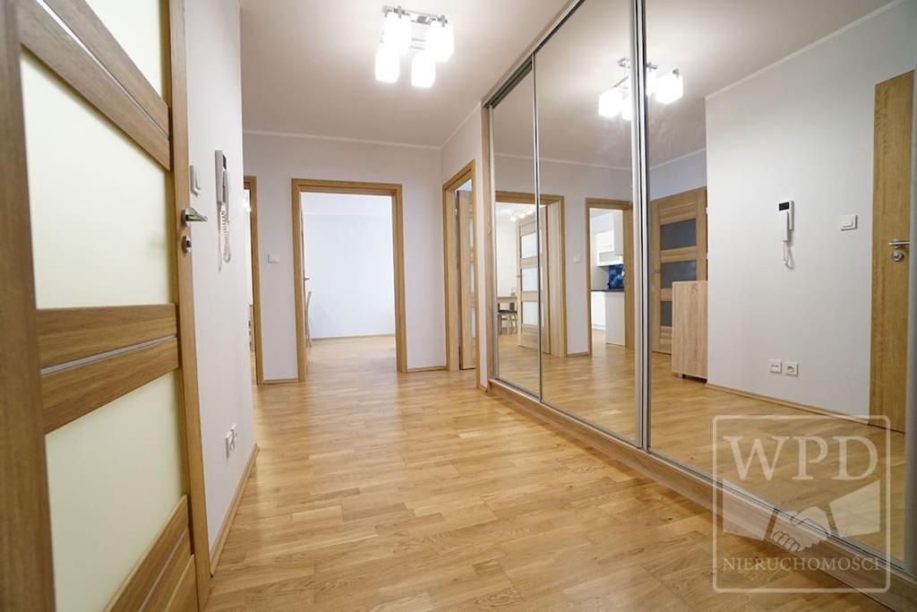 ורוצלב Big Apartment - Old Town - 3 Rooms - Private Parking מראה חיצוני תמונה